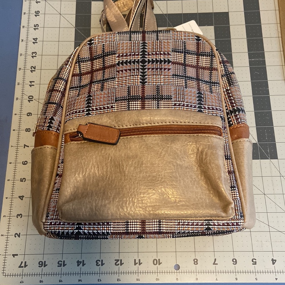 Brown Plaid Backpack, size Small. NWT - Picture 5 of 5